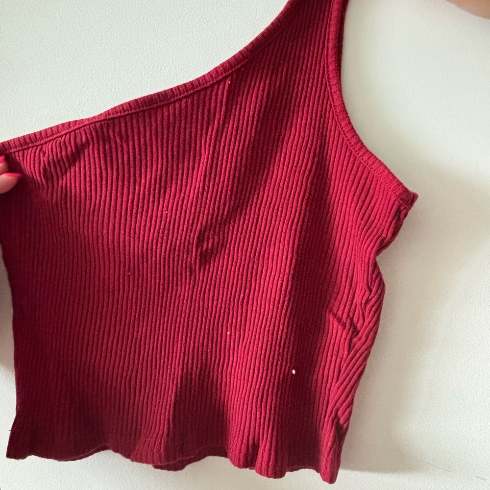 Elegant Red Ribbed Women's Top